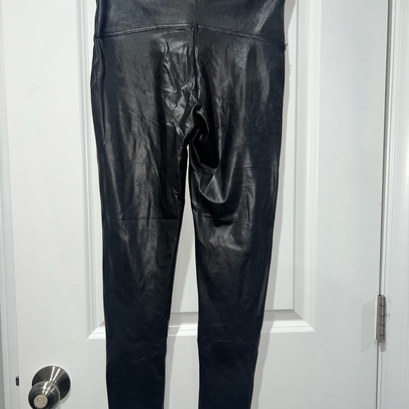 Spank faux leather leggings size Large never worn - Picture 2 of 3